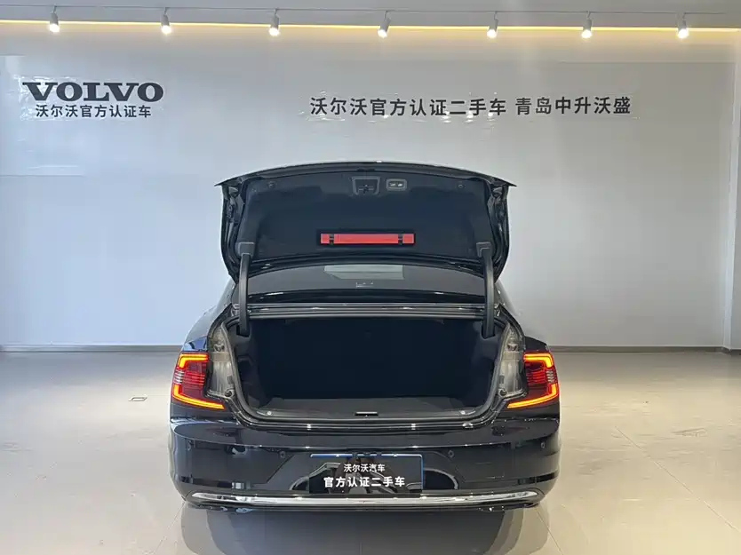 VOLVO S90 2024