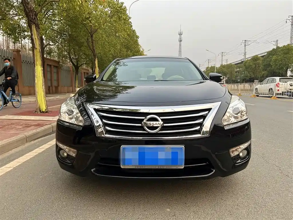 NISSAN TEANA 2015
