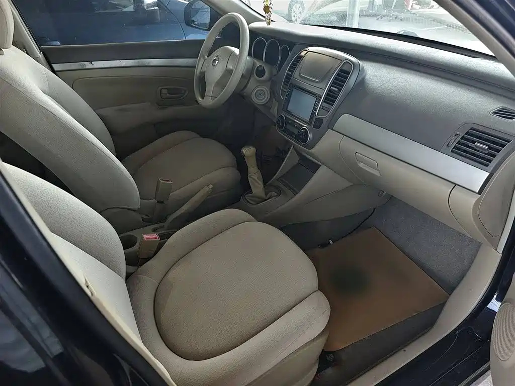 NISSAN SYLPHY 2012