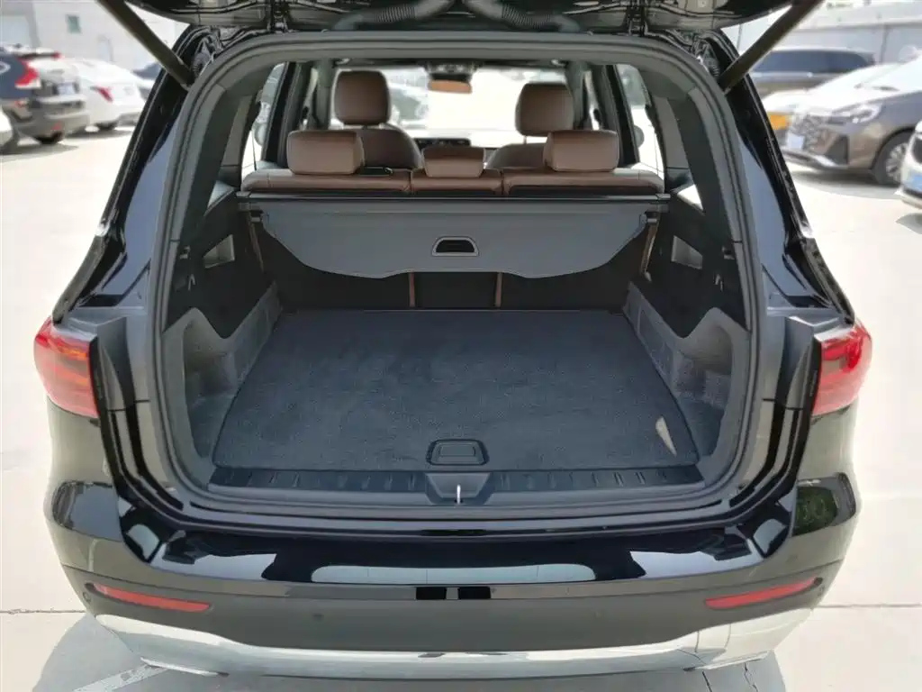 MERCEDES BENZ GLB 2024