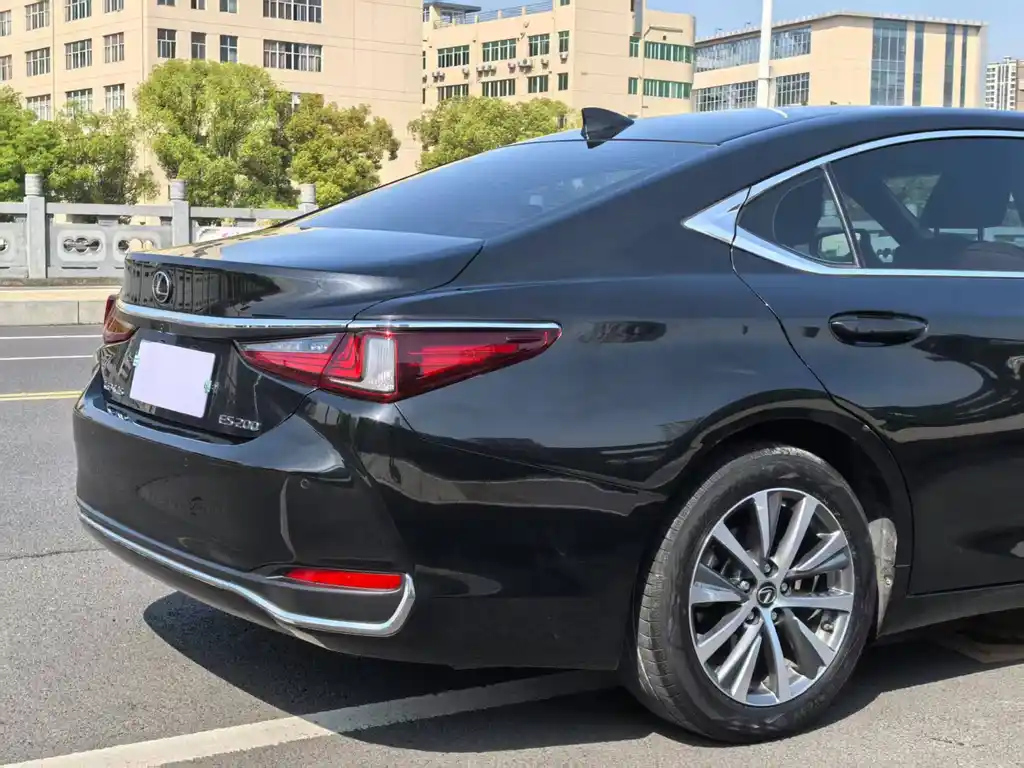 LEXUS ES 2021