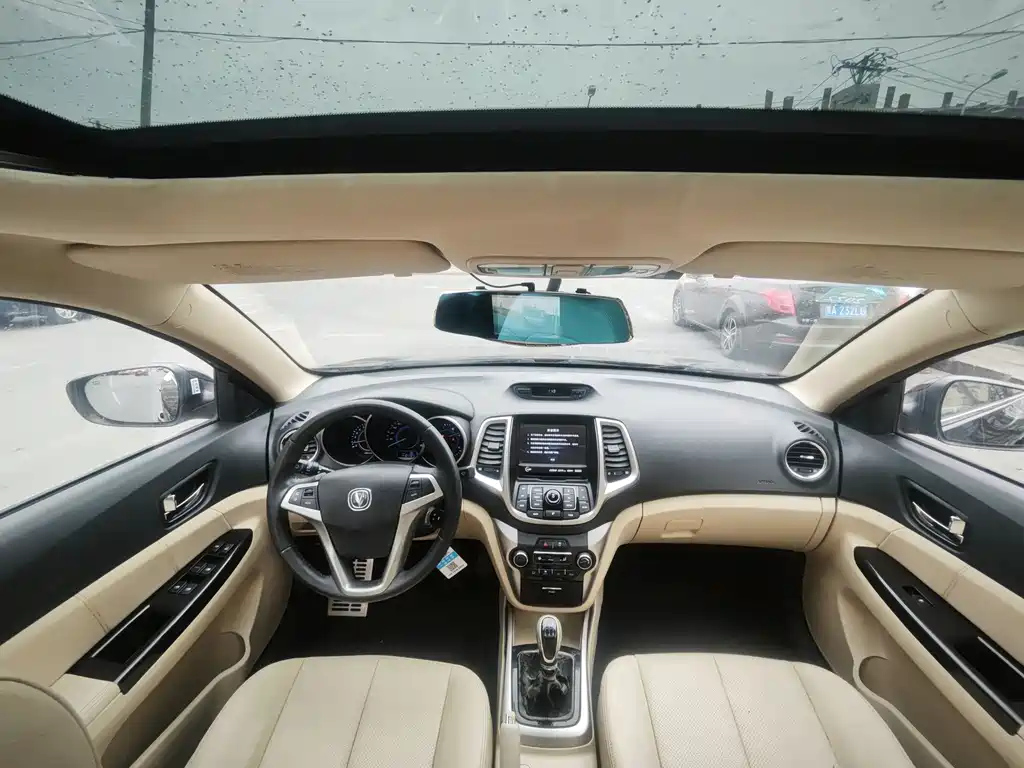 CHANGAN EADO 2015