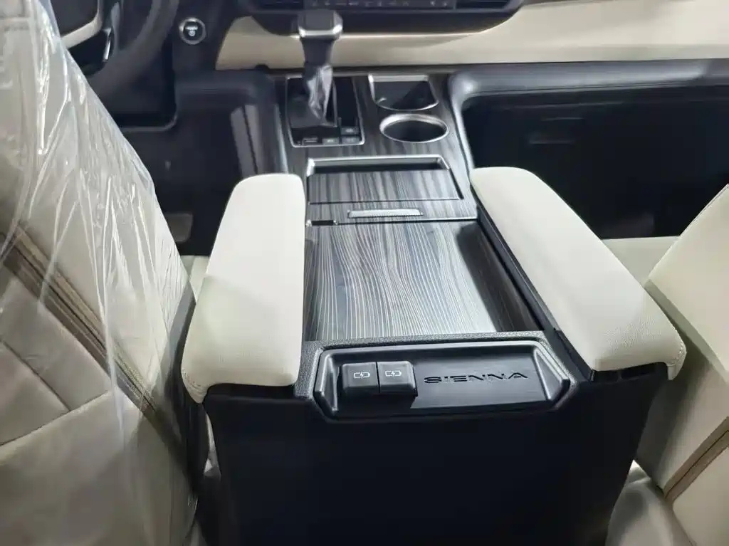 TOYOTA SIENNA SIENNA 2024