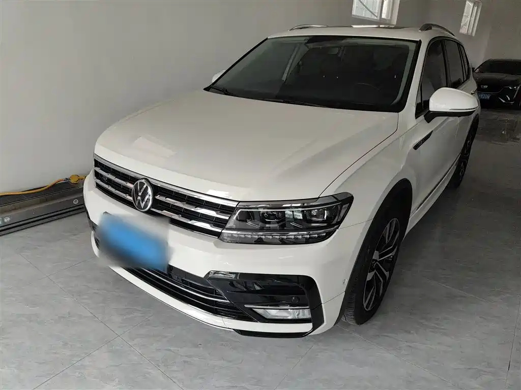 VOLKSWAGEN TIGUAN L 2021