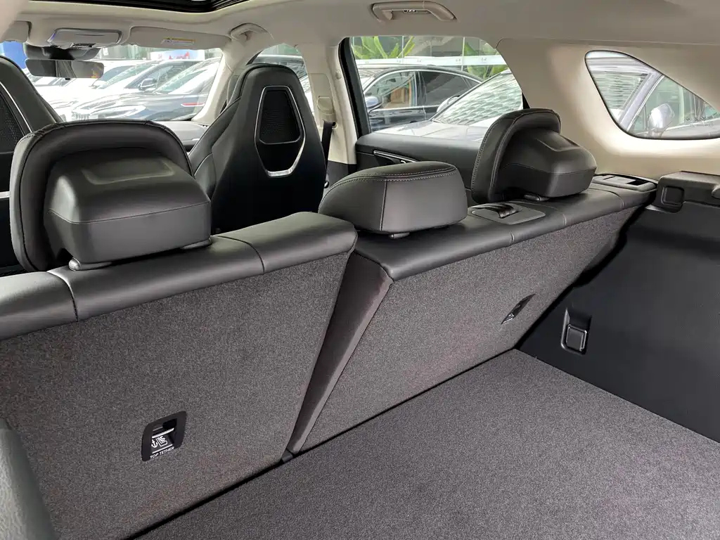 HONGQI HS3 PHEV 2024