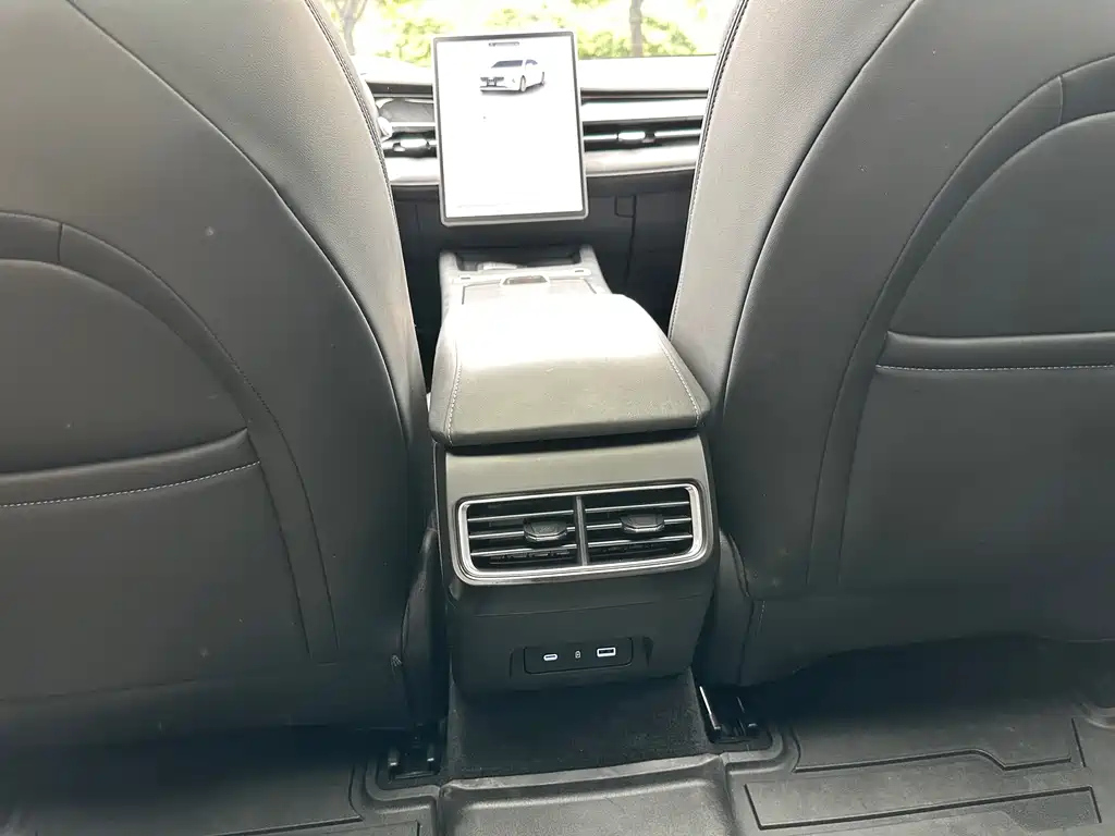 GEELY AUTO PREFACE L 2024