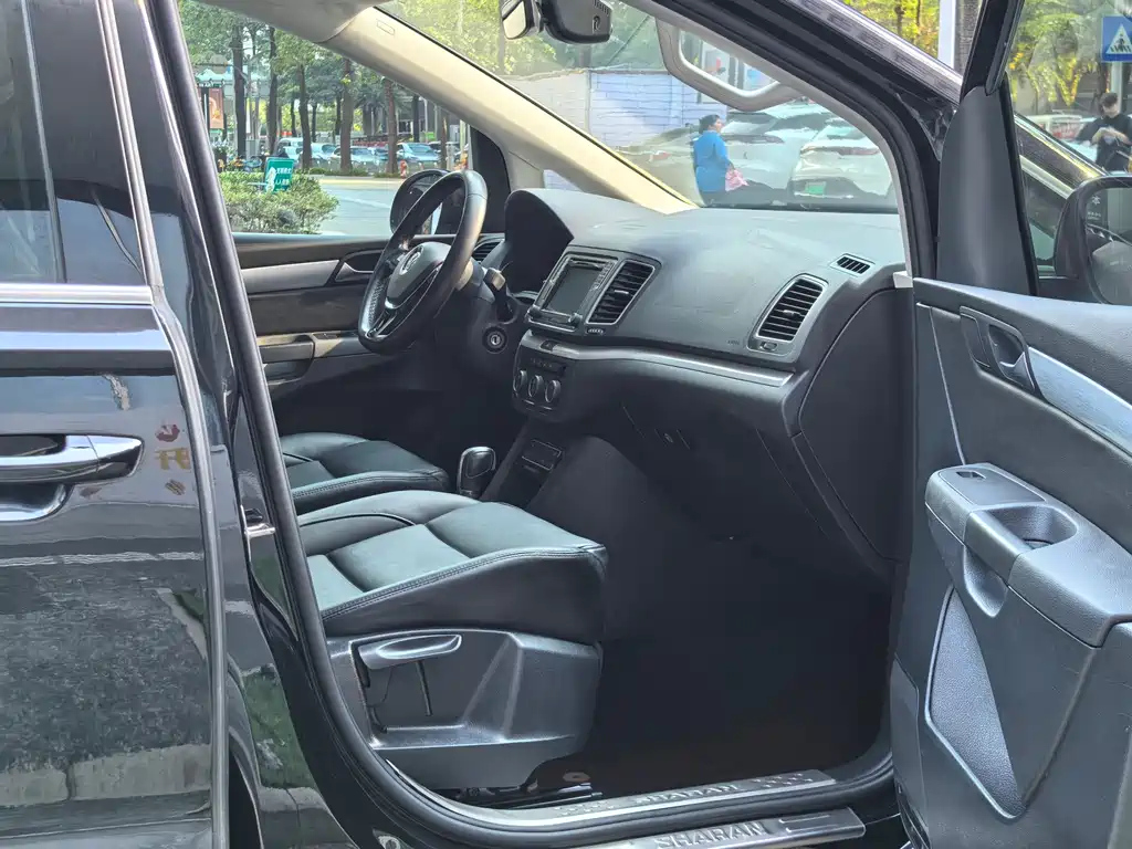 VOLKSWAGEN SHARAN 2016