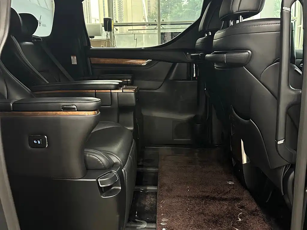 TOYOTA ALPHARD 2020