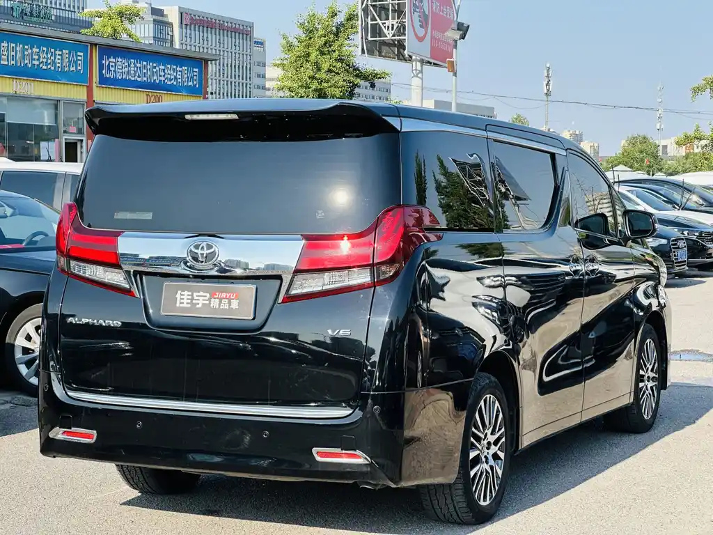 TOYOTA ALPHARD 2015