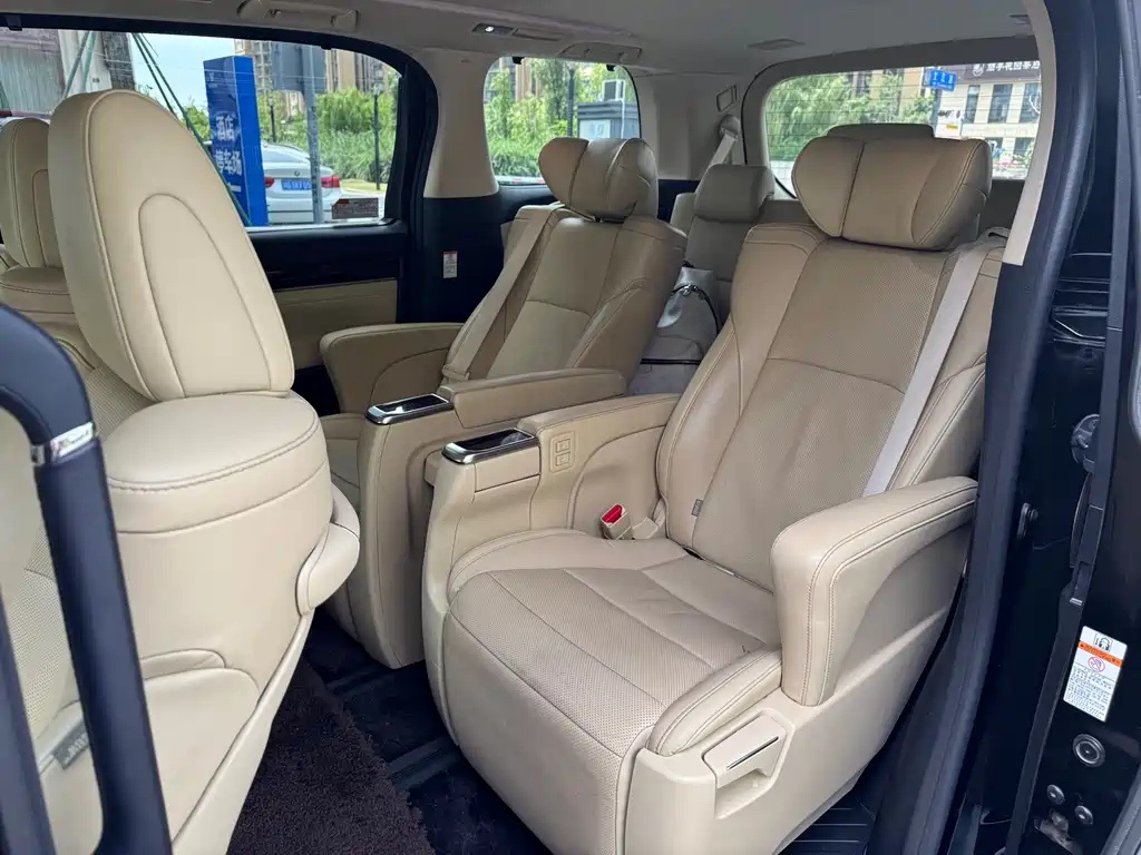 TOYOTA ALPHARD 2018