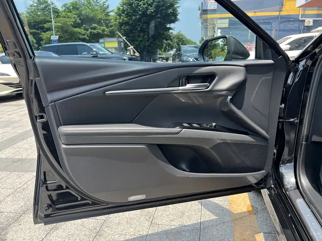 TOYOTA CAMRY 2024