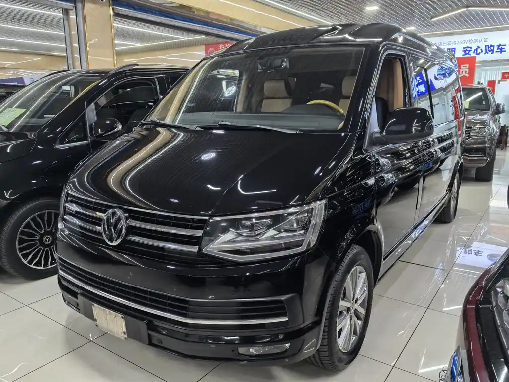 VOLKSWAGEN CARAVELLE