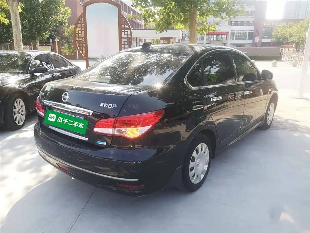 NISSAN SYLPHY 2012
