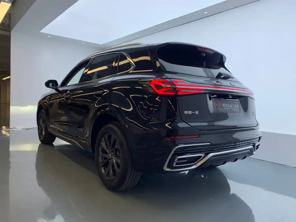 HONGQI HS5 2023
