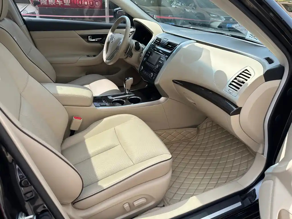 NISSAN TEANA 2015