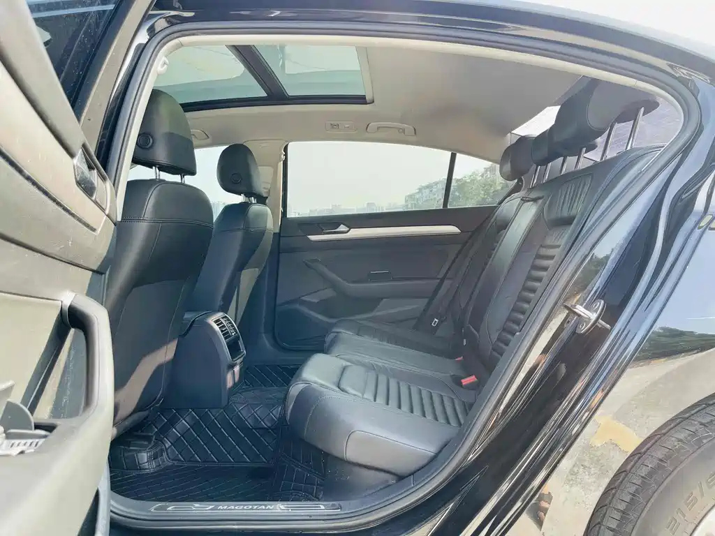 VOLKSWAGEN MAGOTAN 2018