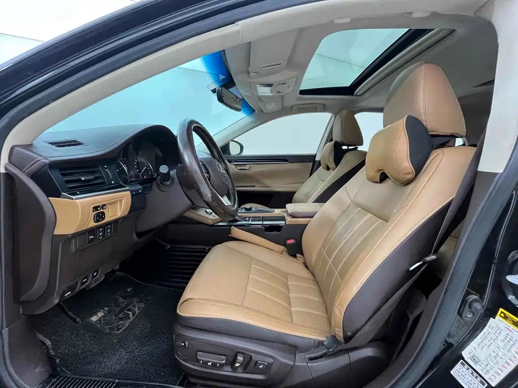LEXUS ES 2015