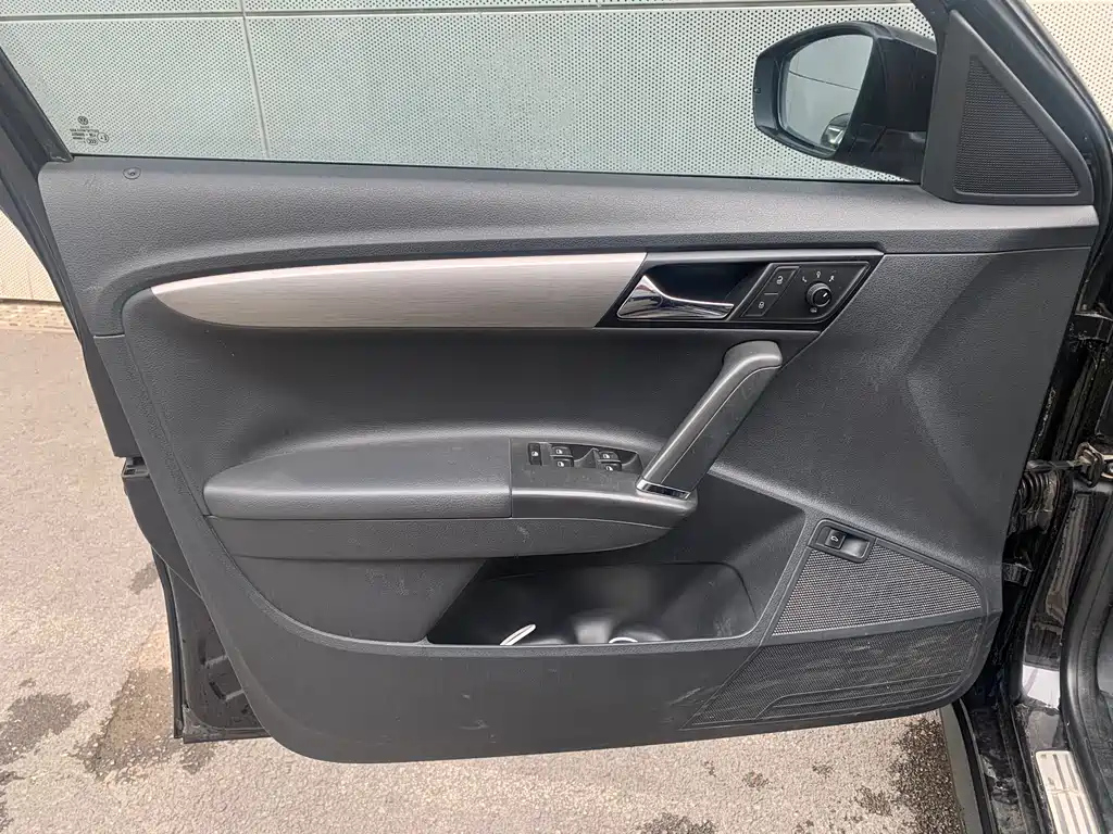 VOLKSWAGEN LAVIDA 2013