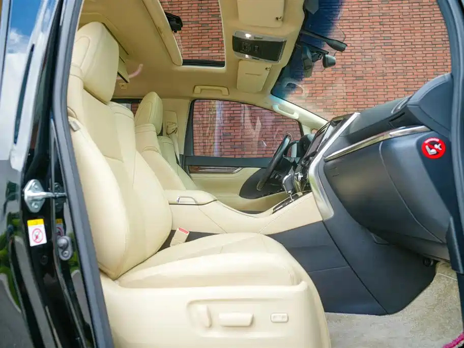 TOYOTA ALPHARD 2018