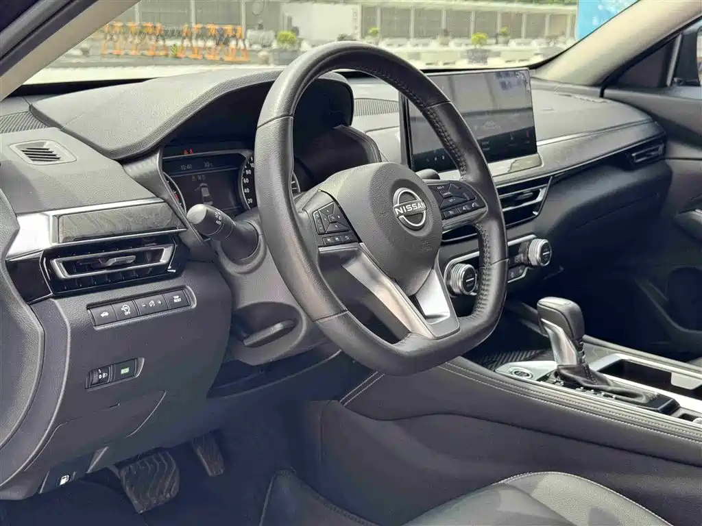 NISSAN TEANA 2022