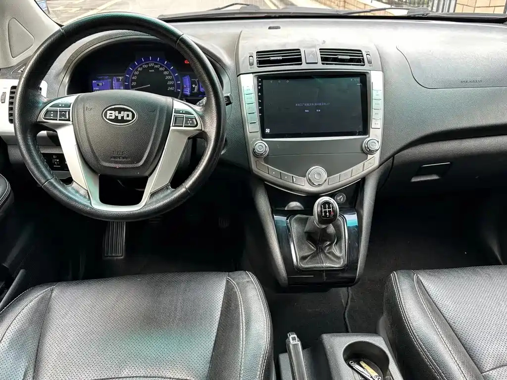 BYD S6 2013