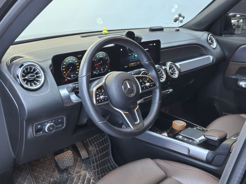 MERCEDES BENZ GLB 2023
