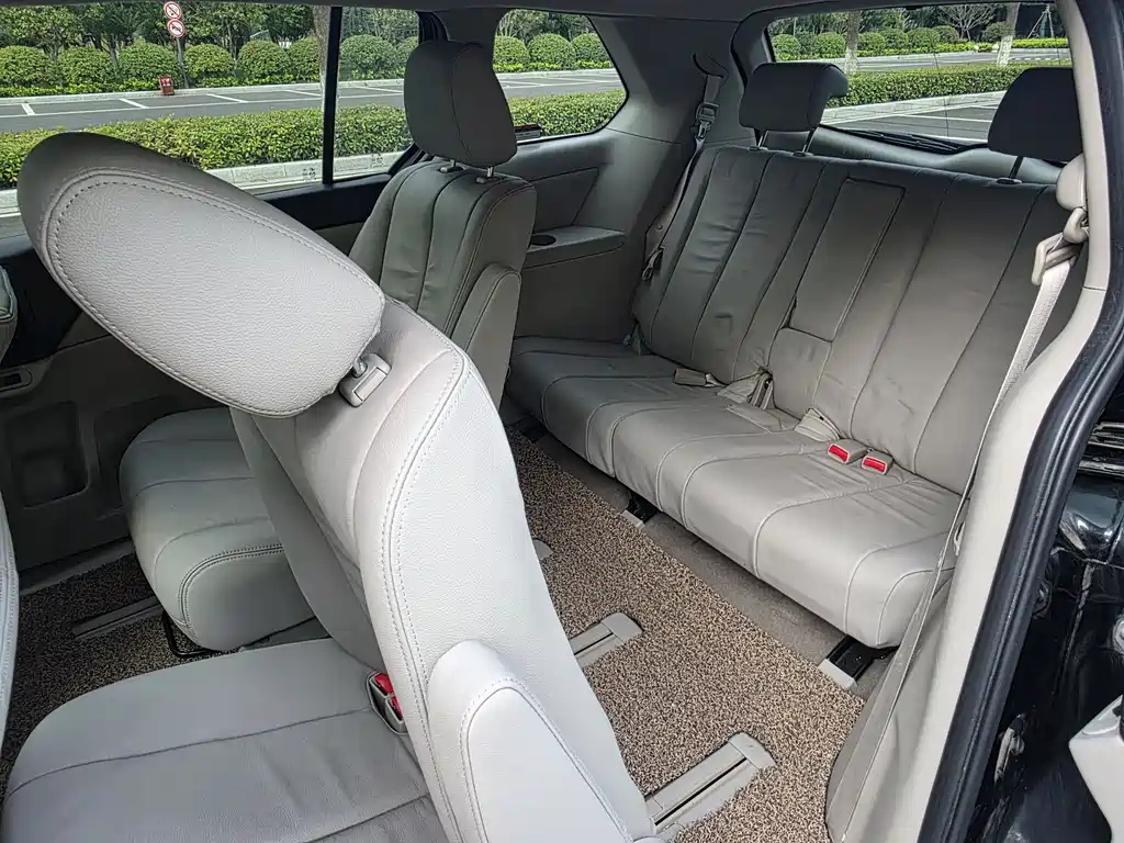 MAZDA 8 2013