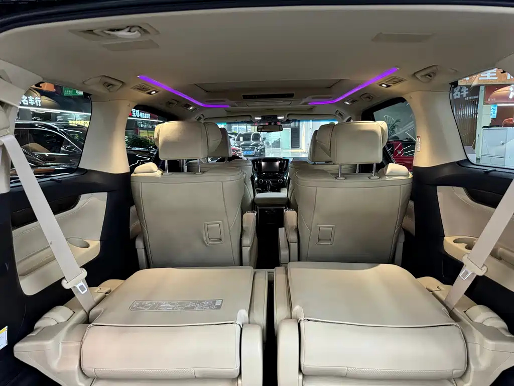 TOYOTA ALPHARD 2017
