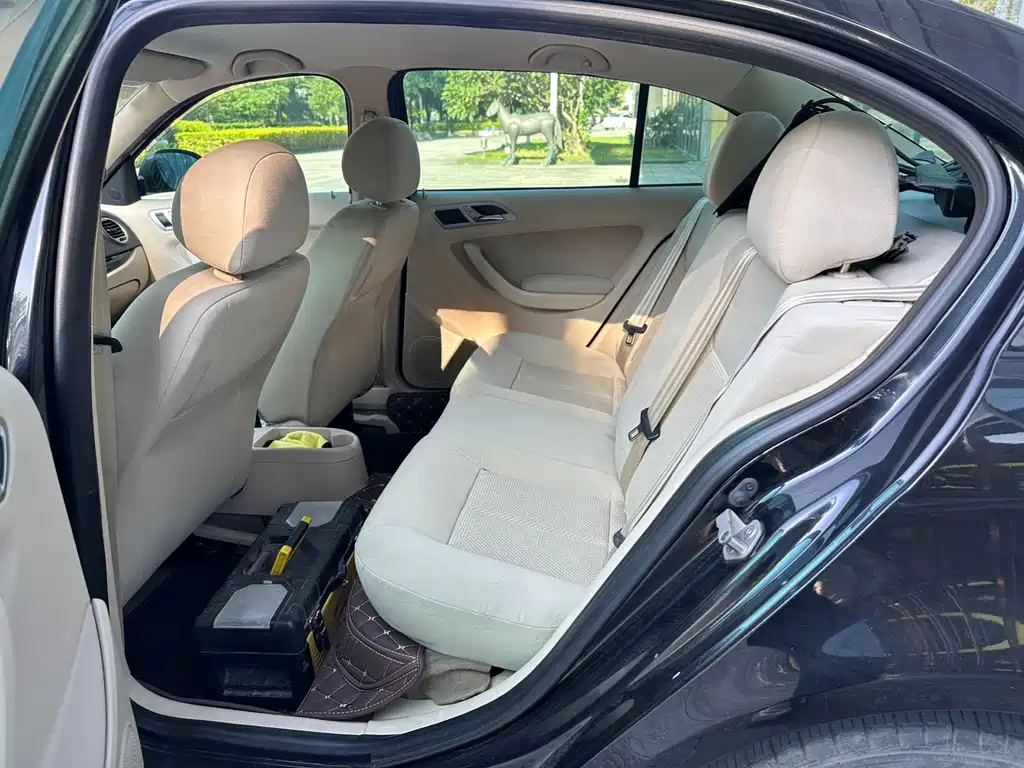 VOLKSWAGEN LAVIDA 2010