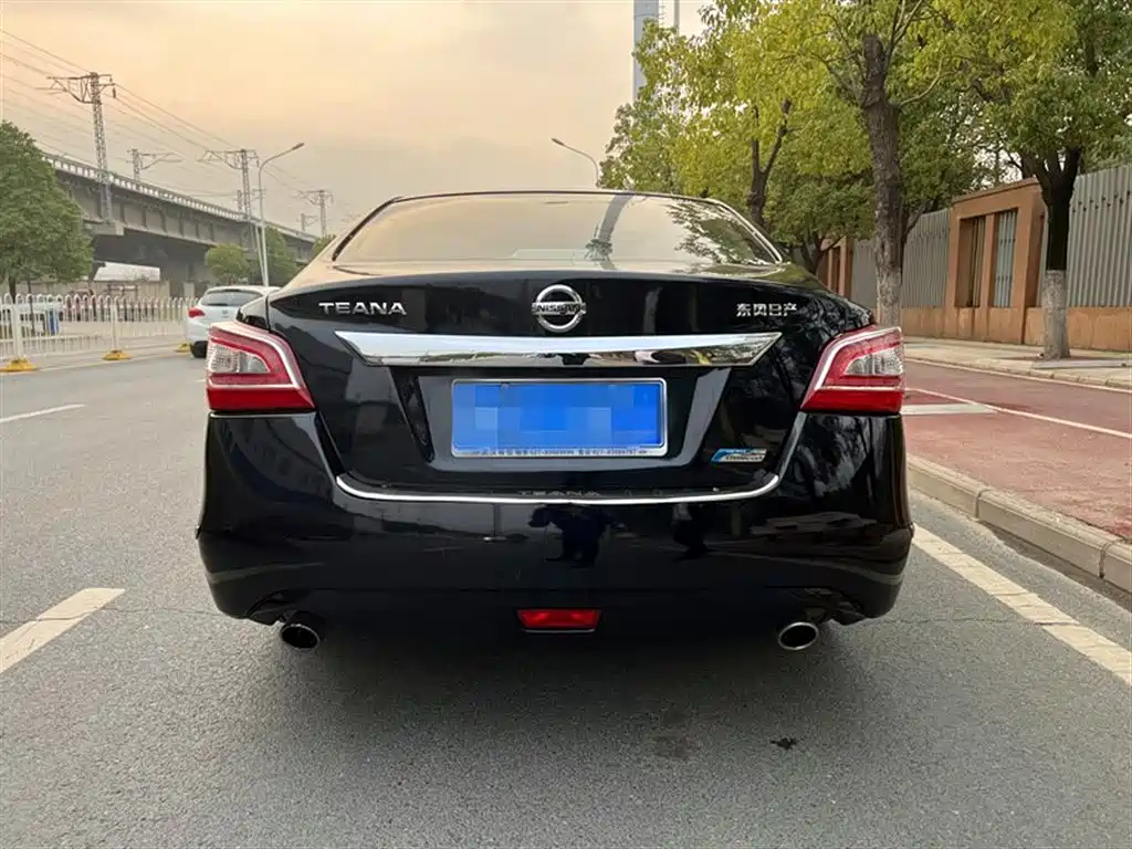 NISSAN TEANA 2015