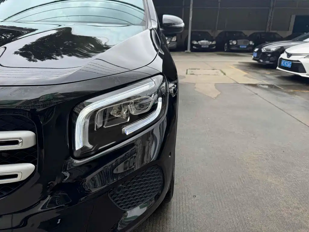 MERCEDES BENZ GLB 2022