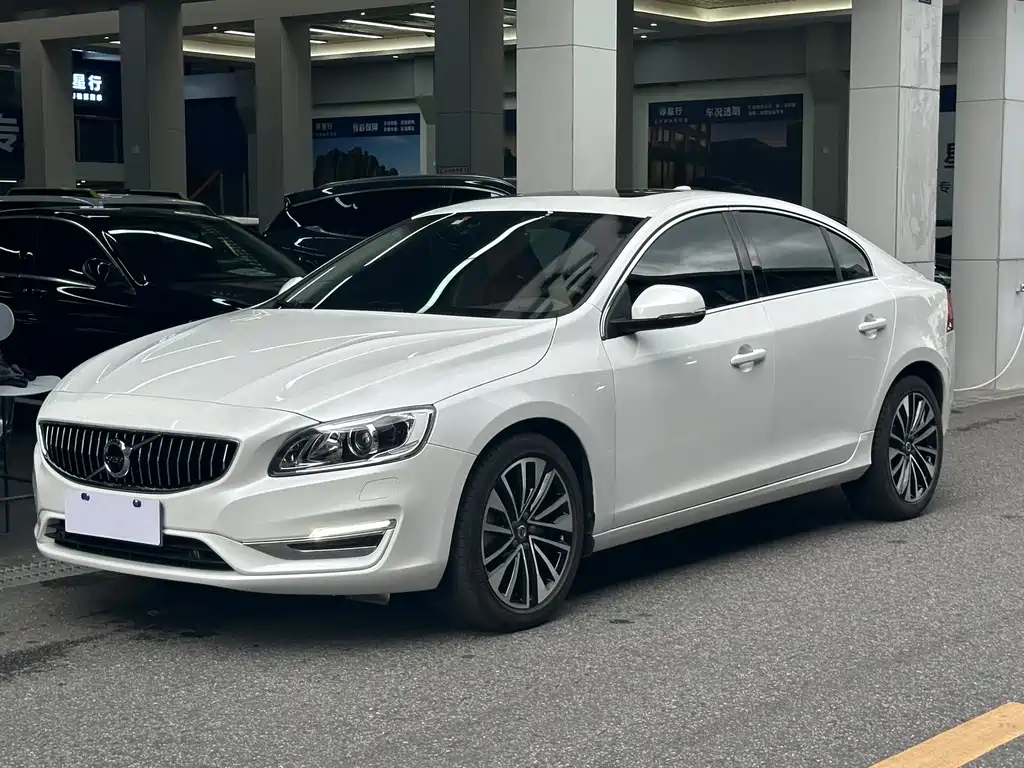 VOLVO S60 2019