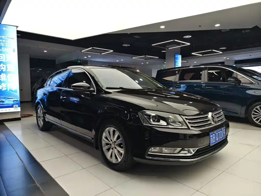 VOLKSWAGEN MAGOTAN 2013