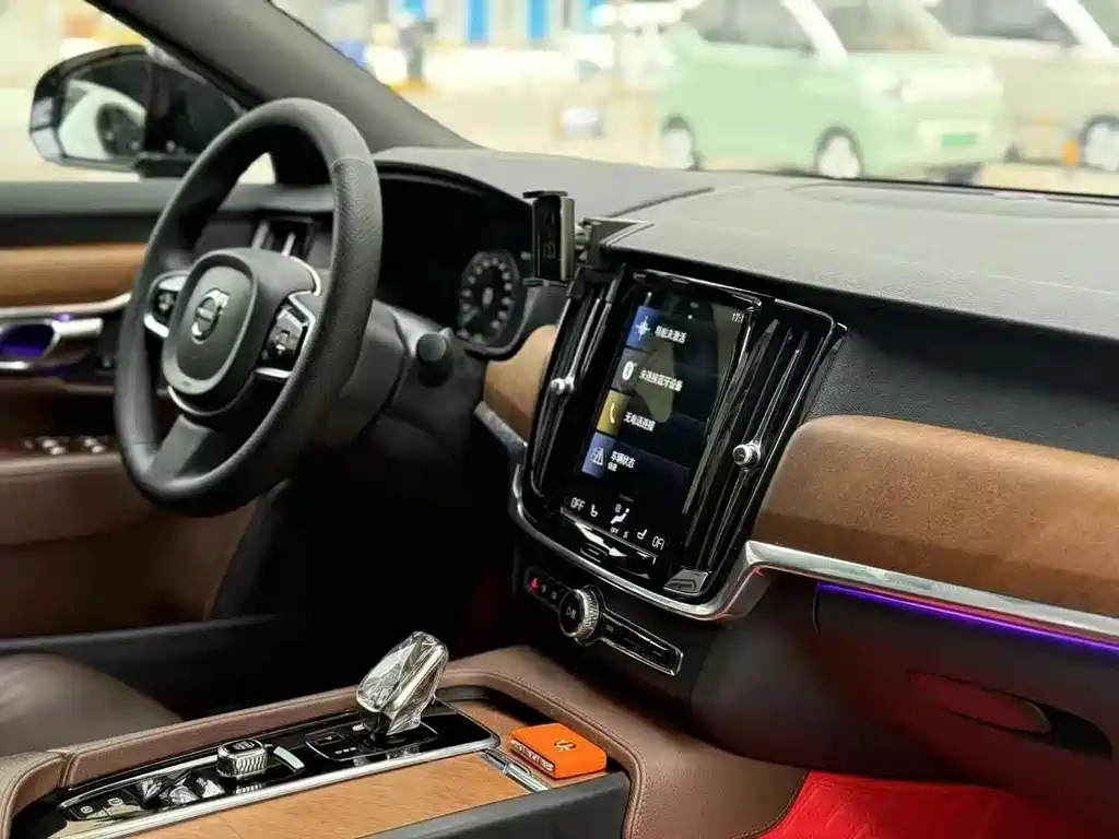VOLVO S90 2021