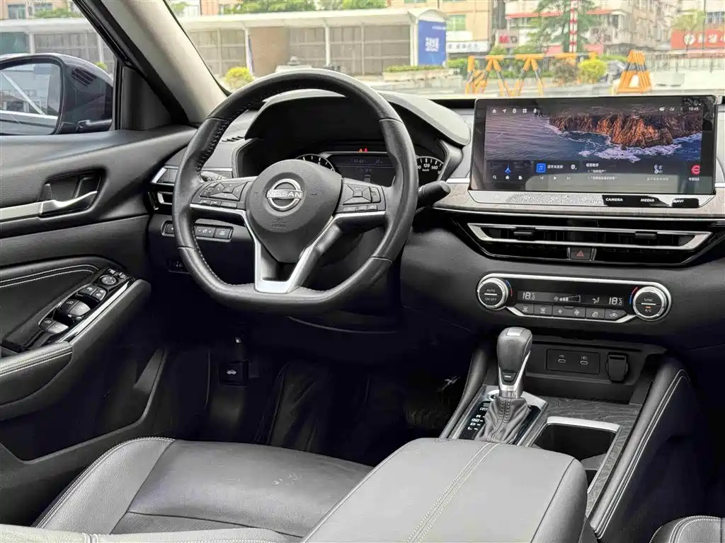NISSAN TEANA 2022