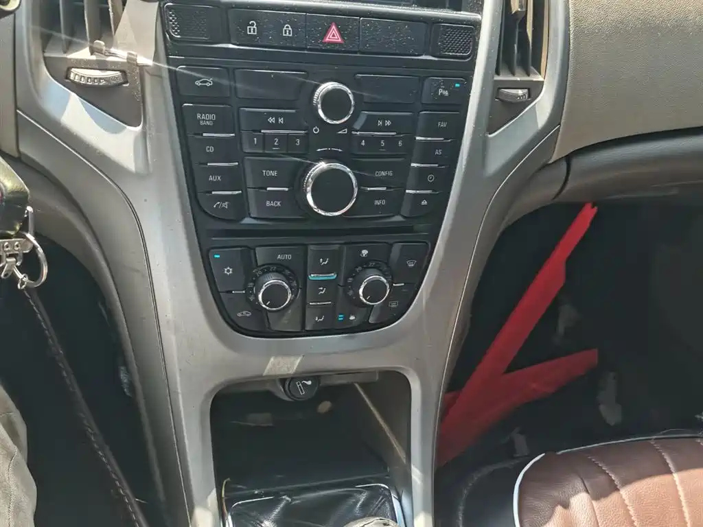 BUICK EXCELLE 2011