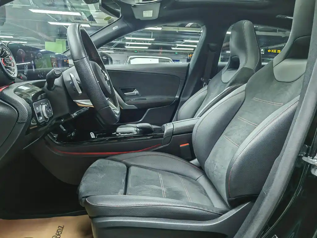 MERCEDES BENZ CLA 2023