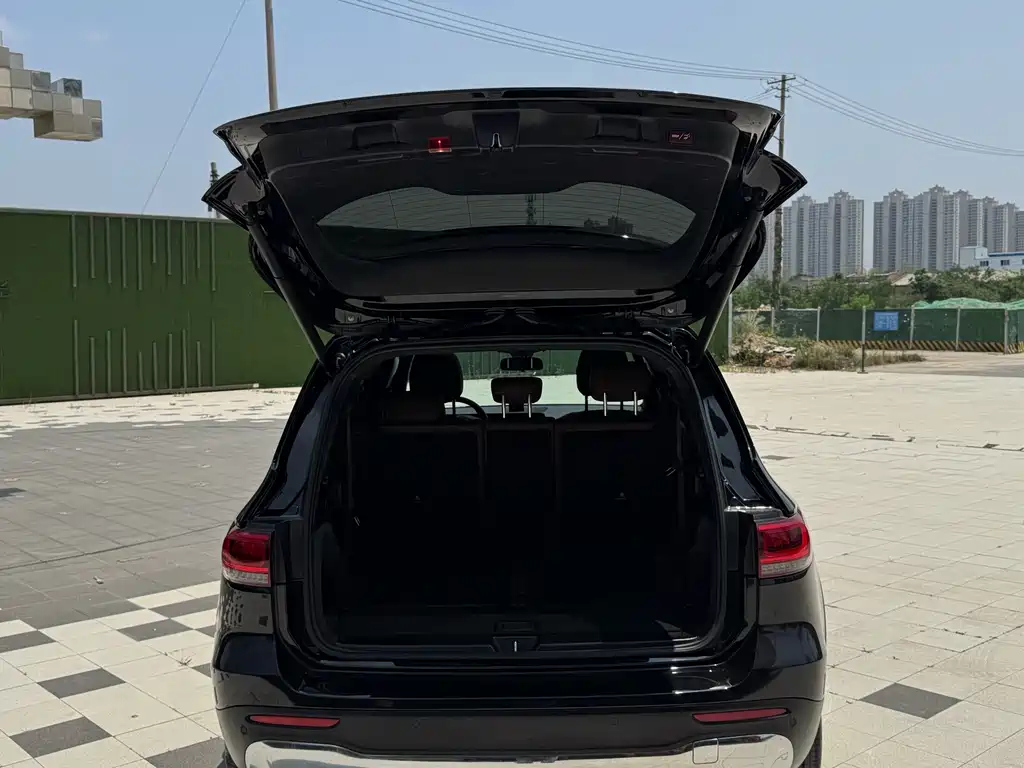 MERCEDES BENZ GLB 2023
