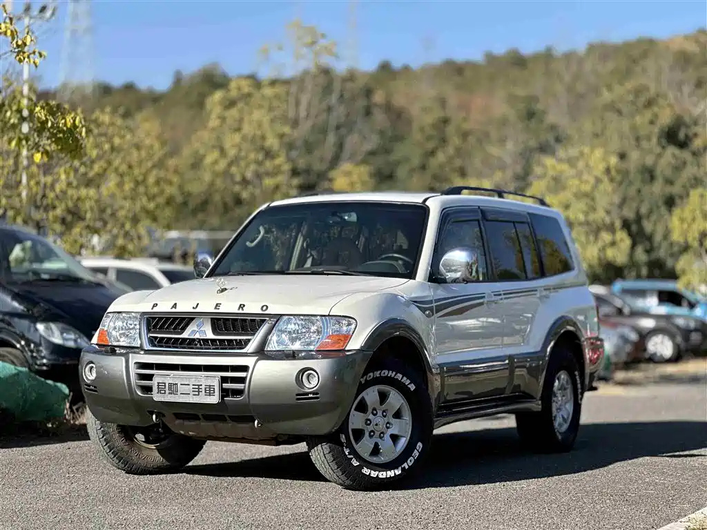 MITSUBISHI PAJERO 2006