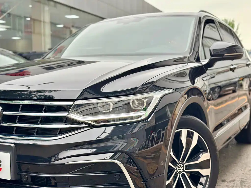 VOLKSWAGEN TIGUAN L 2024