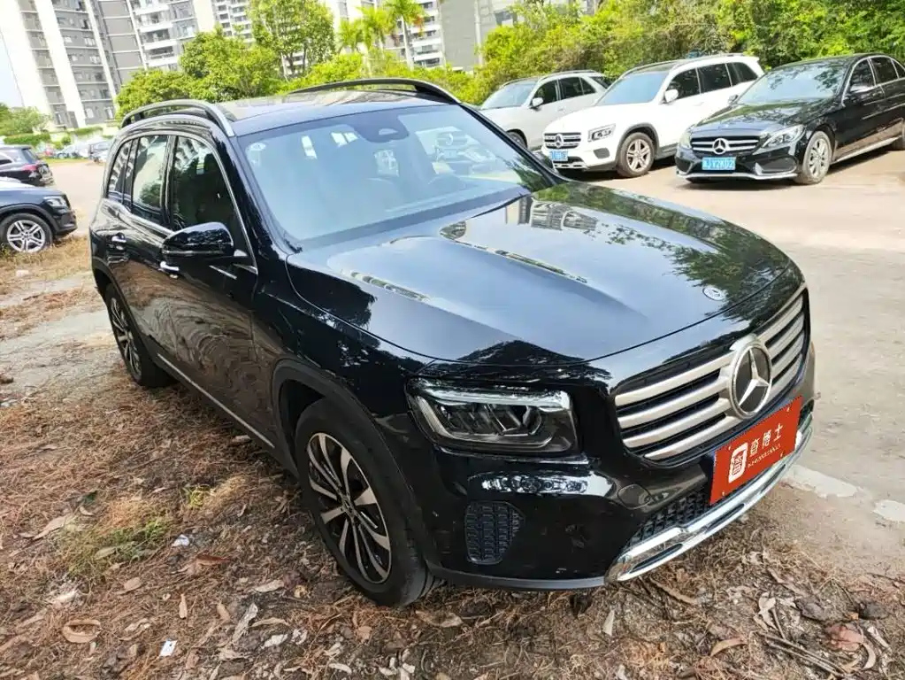 MERCEDES BENZ GLB 2024