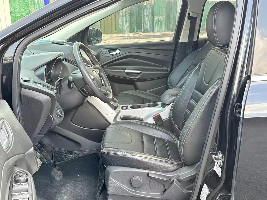 FORD ESCAPE 2015