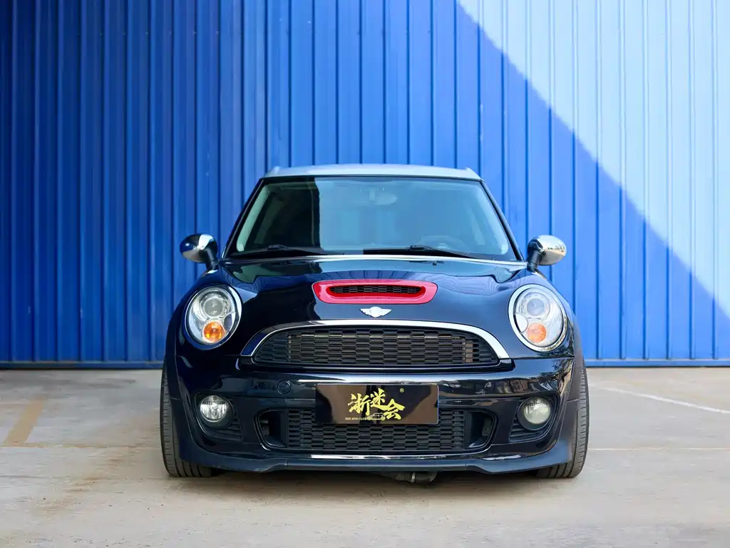 MINI CLUBMAN 2011