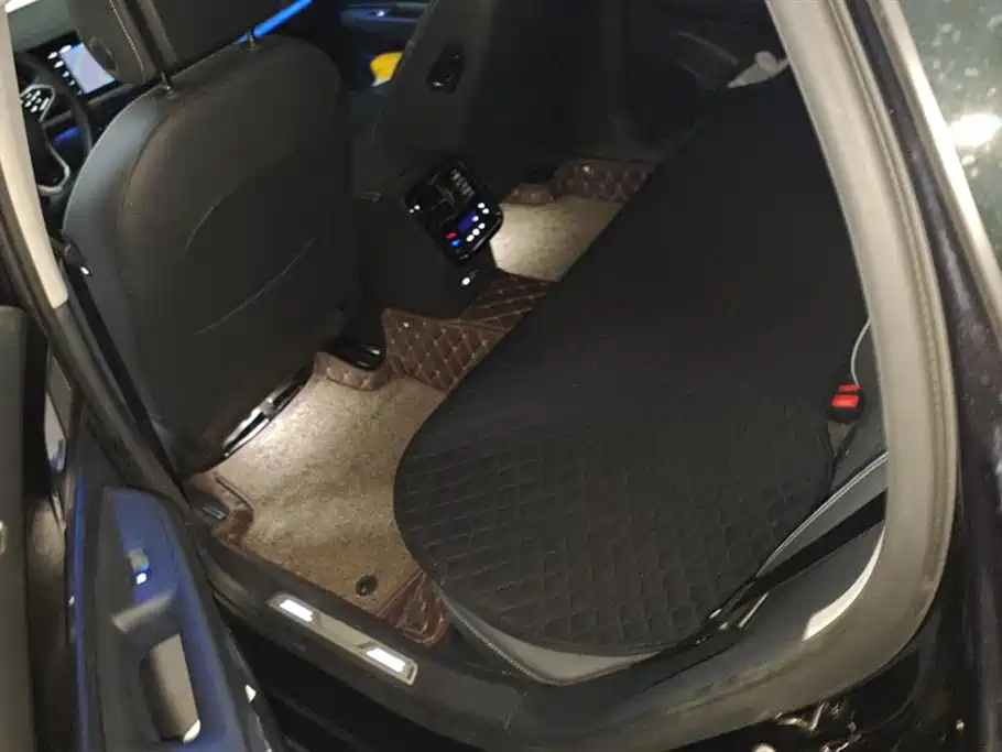 VOLKSWAGEN PASSAT 2022