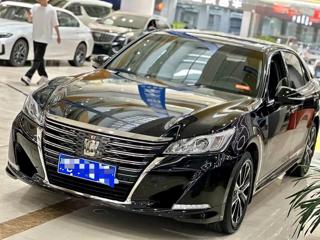 TOYOTA CROWN 2018