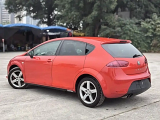 Заказать SEAT LEON