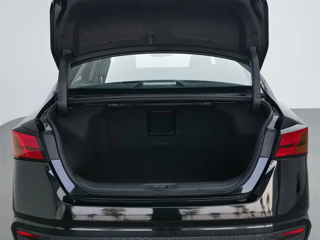 NISSAN TEANA 2021