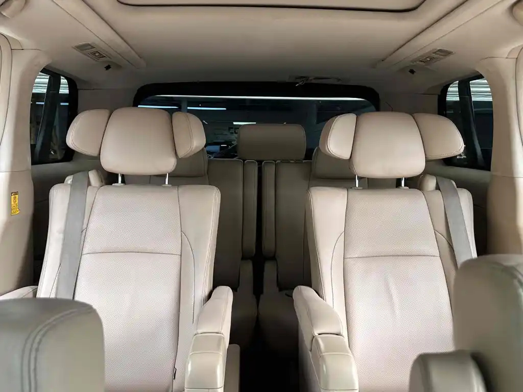 TOYOTA ALPHARD 2011