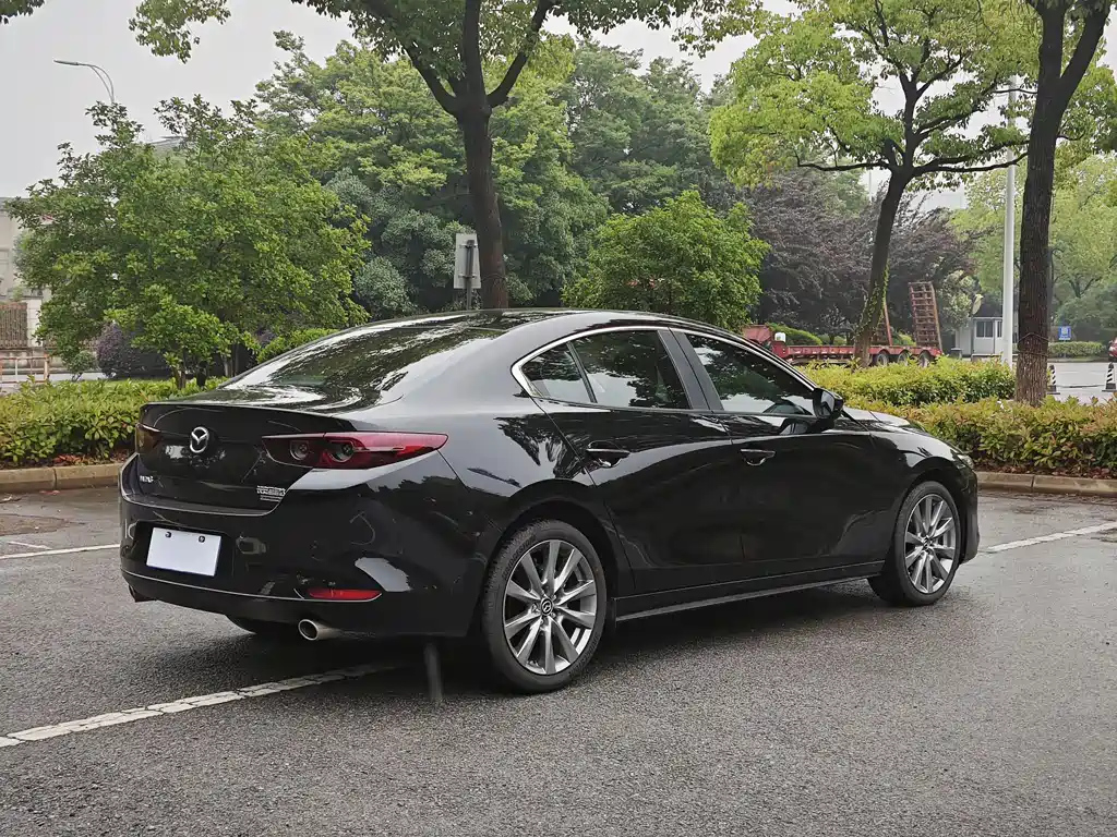 MAZDA 3 AXELA 2023