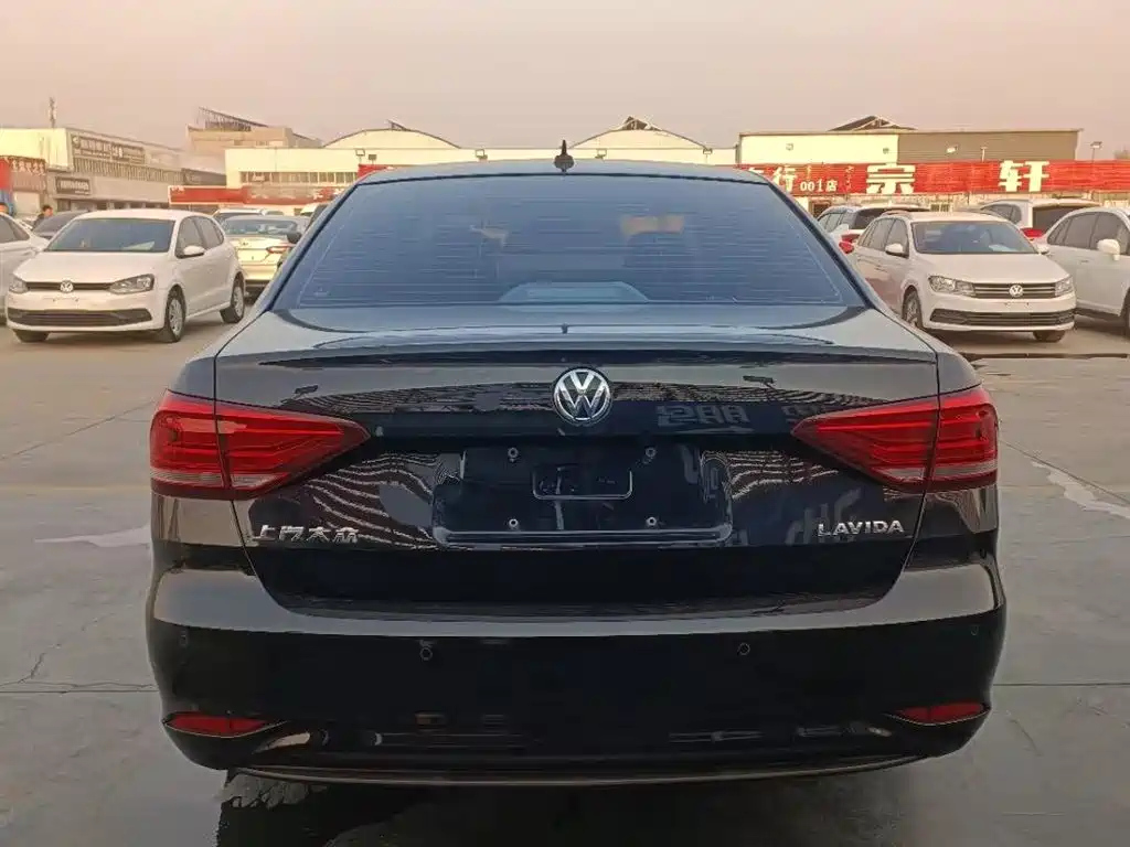 VOLKSWAGEN LAVIDA 2019